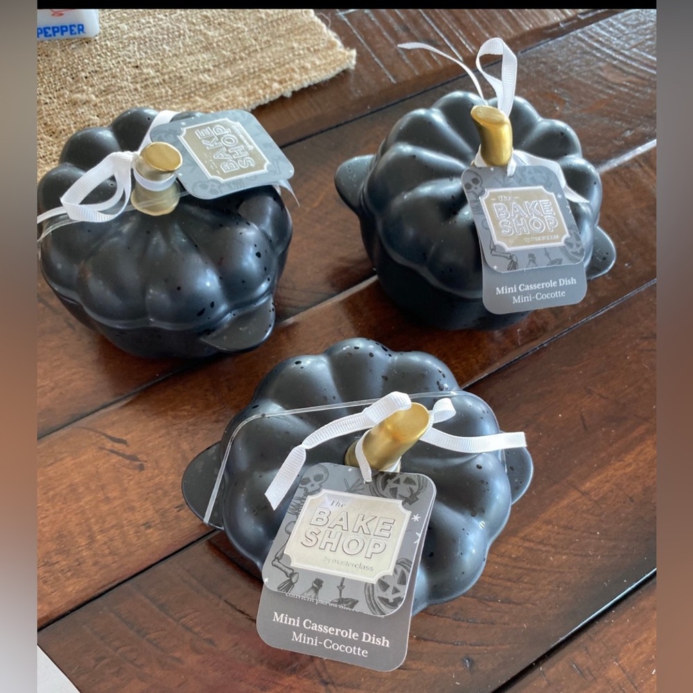 Bakeshop by Masterclass Pumpkin Shaped Mini Casserole Dishes set of 3 Brand New